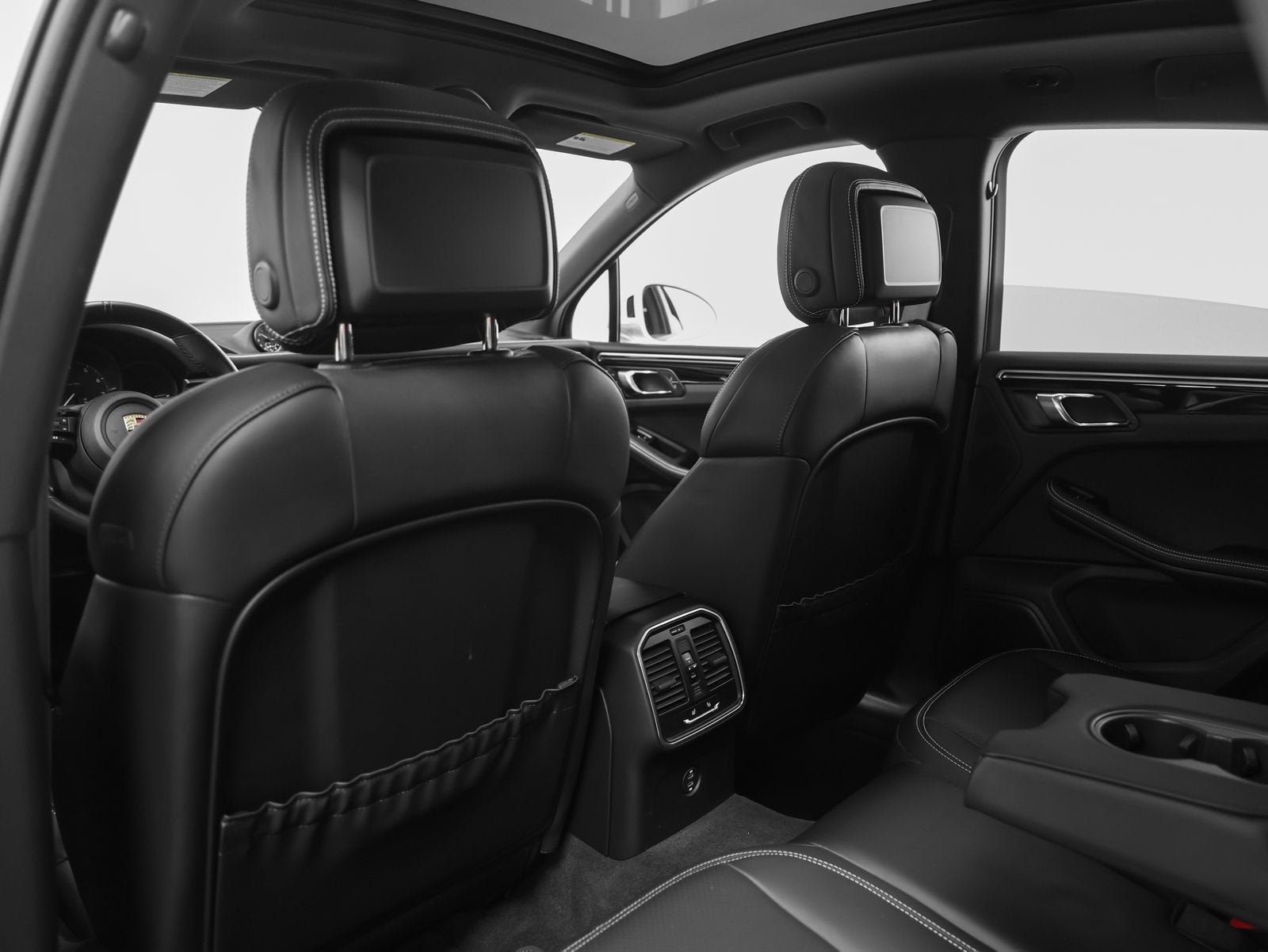 2023 Porsche Macan Base