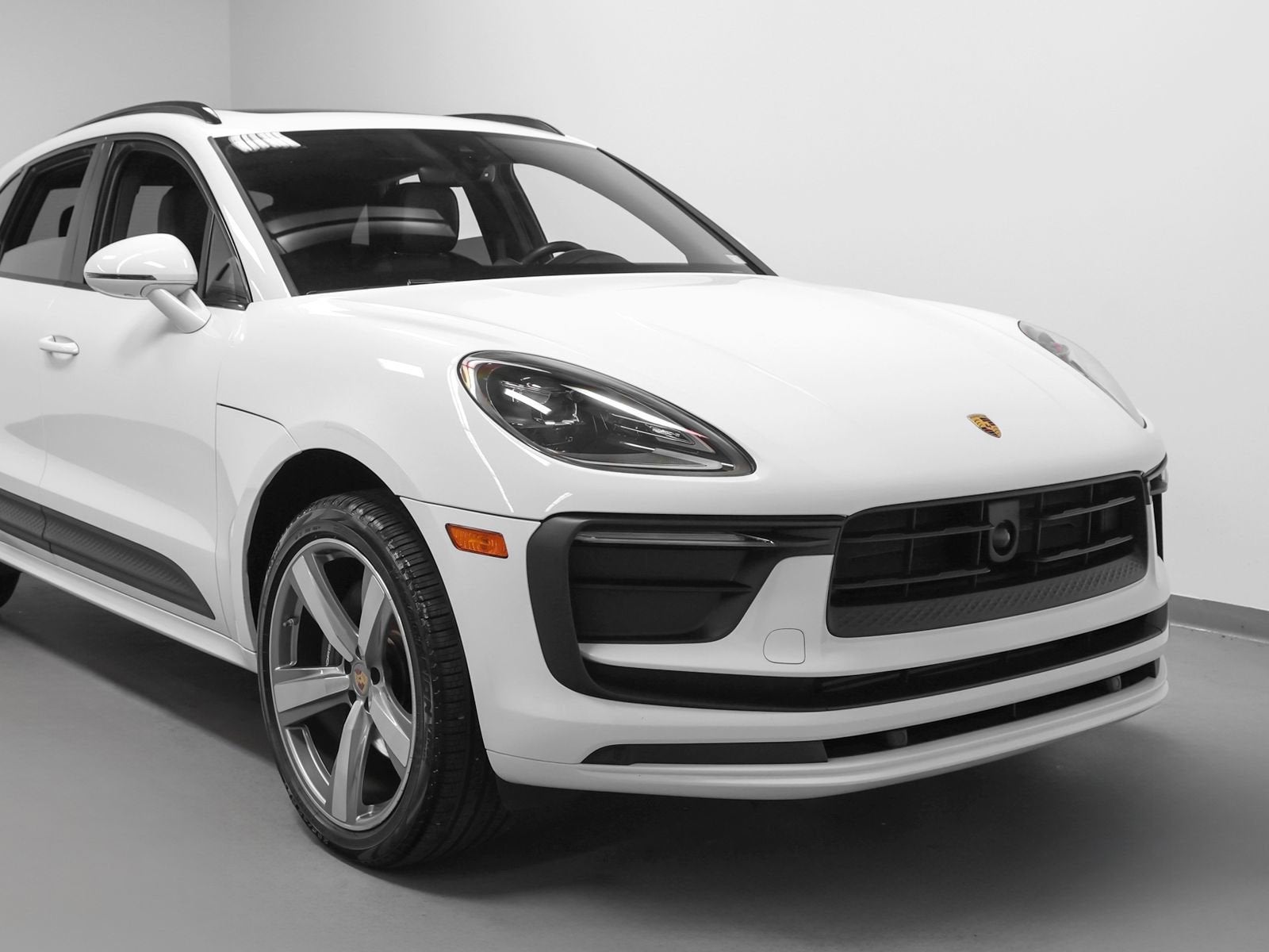 2023 Porsche Macan Base