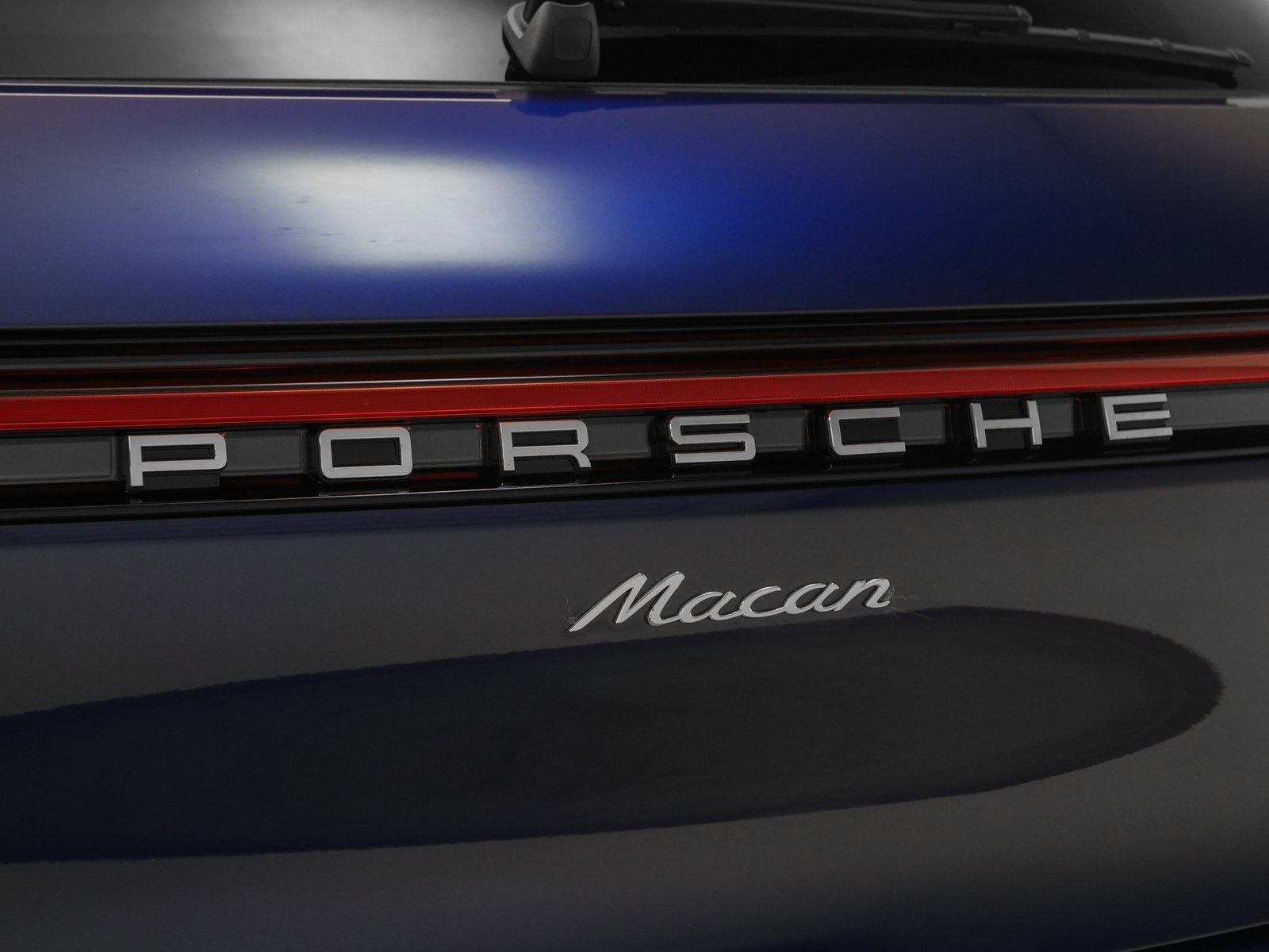 2025 Porsche Macan Base