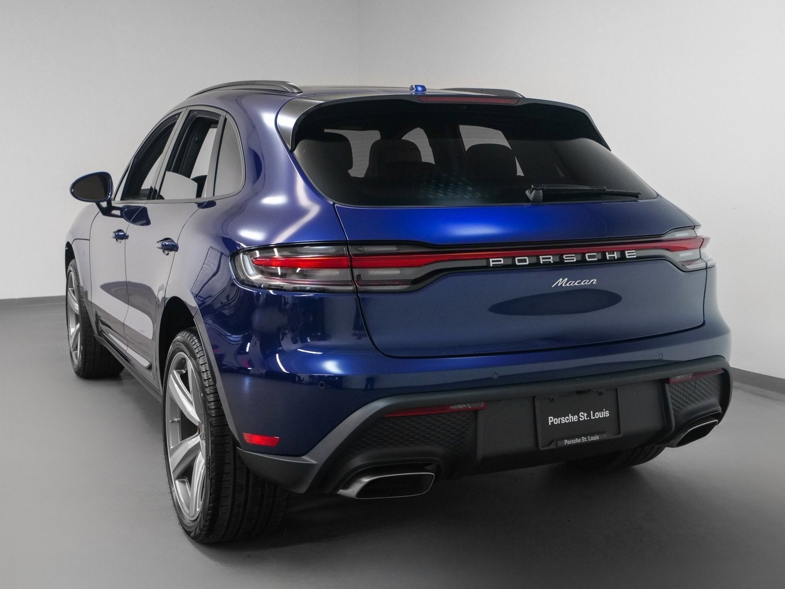 2025 Porsche Macan Base