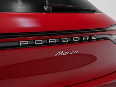 2025 Porsche Macan Base