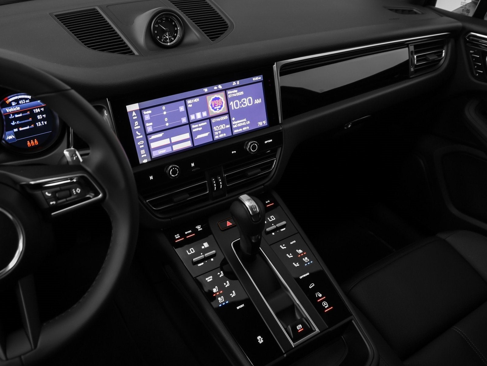 2025 Porsche Macan Base