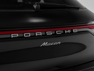 2025 Porsche Macan Base