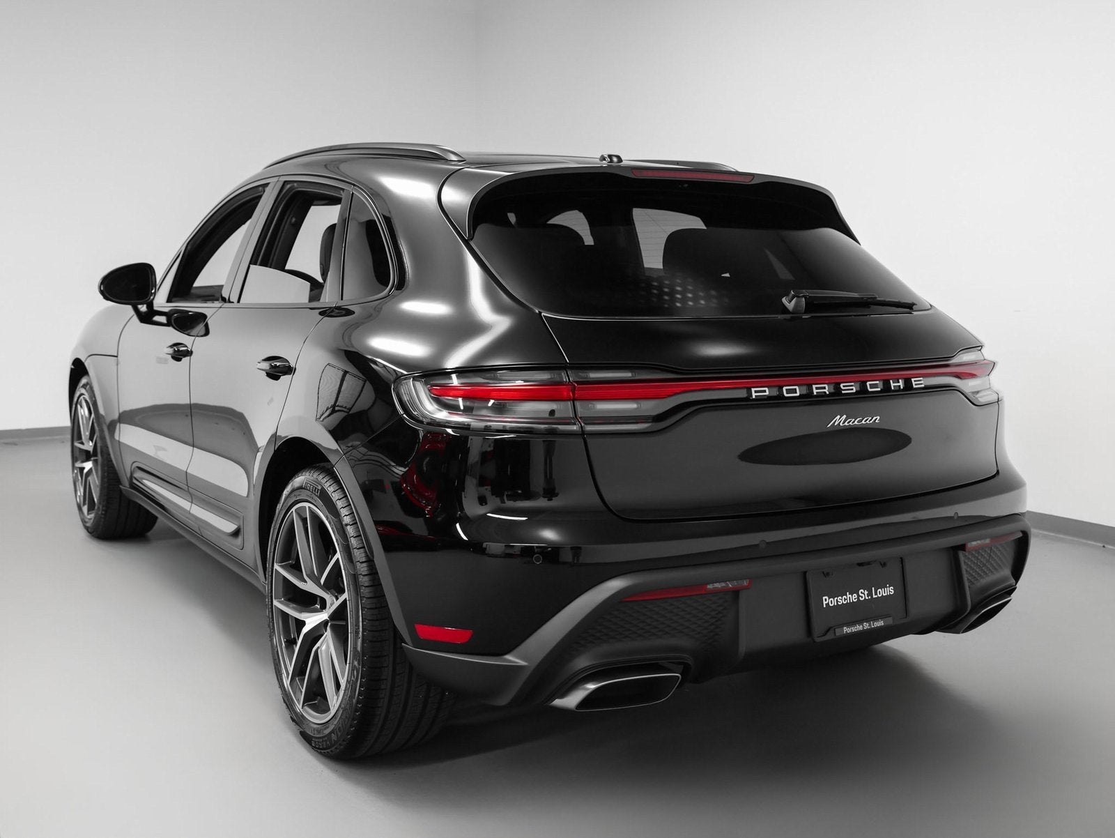 2025 Porsche Macan Base