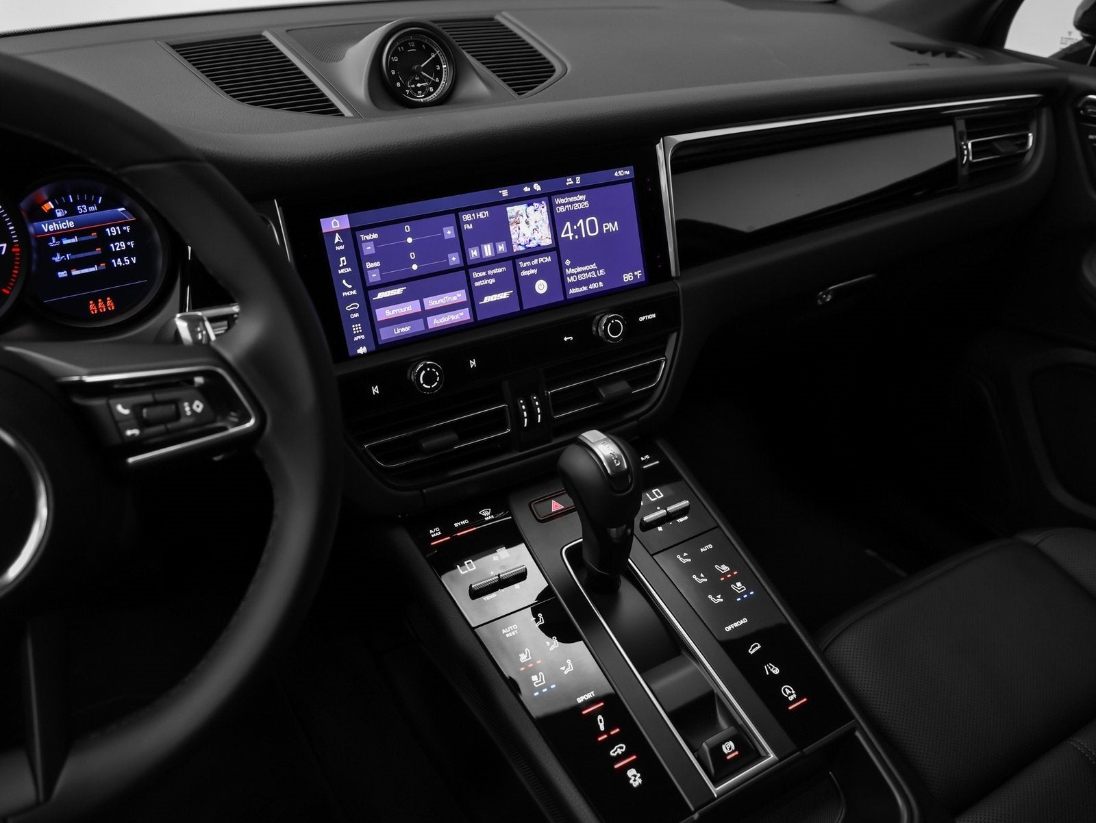 2025 Porsche Macan Base