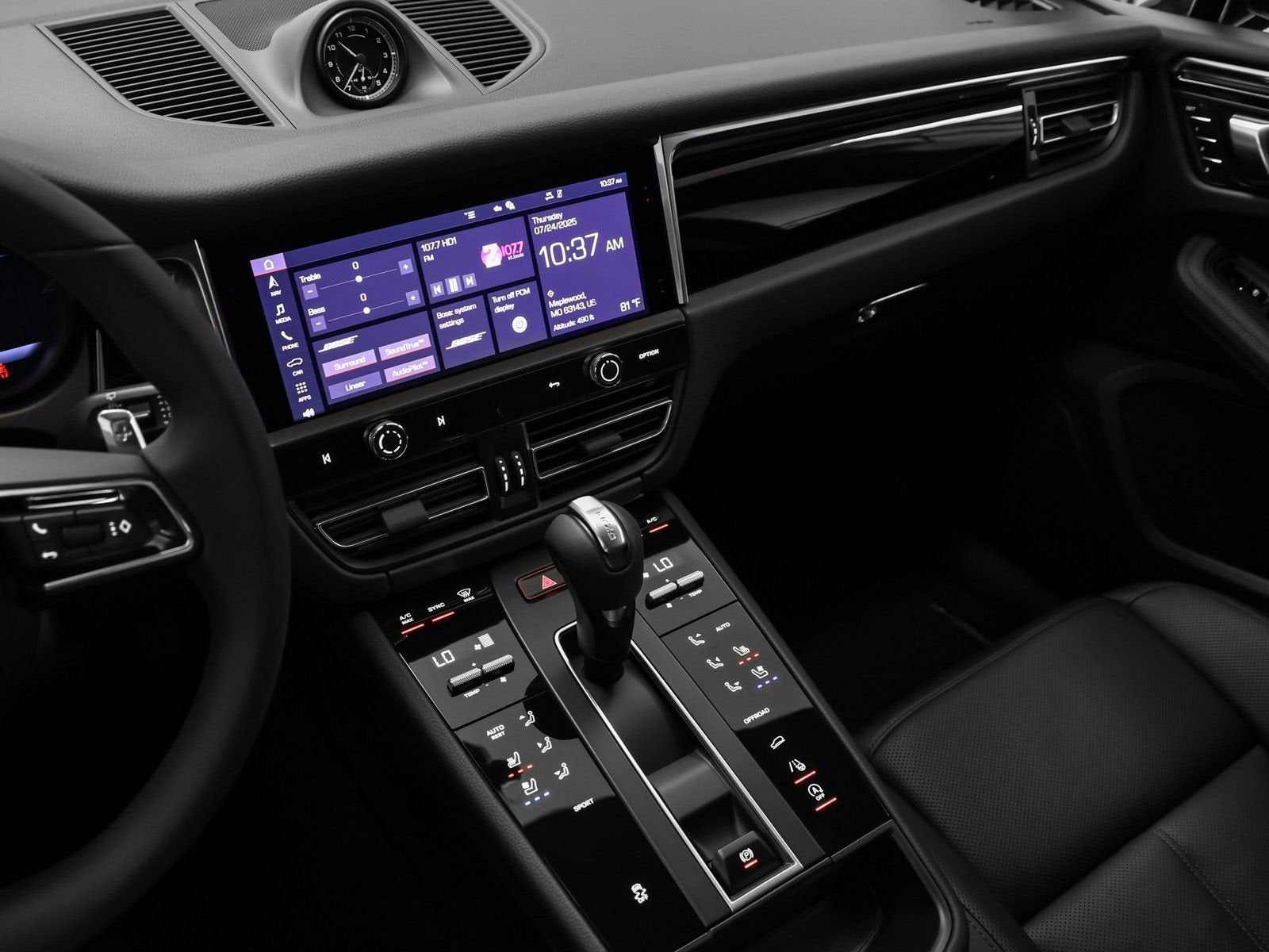 2025 Porsche Macan Base