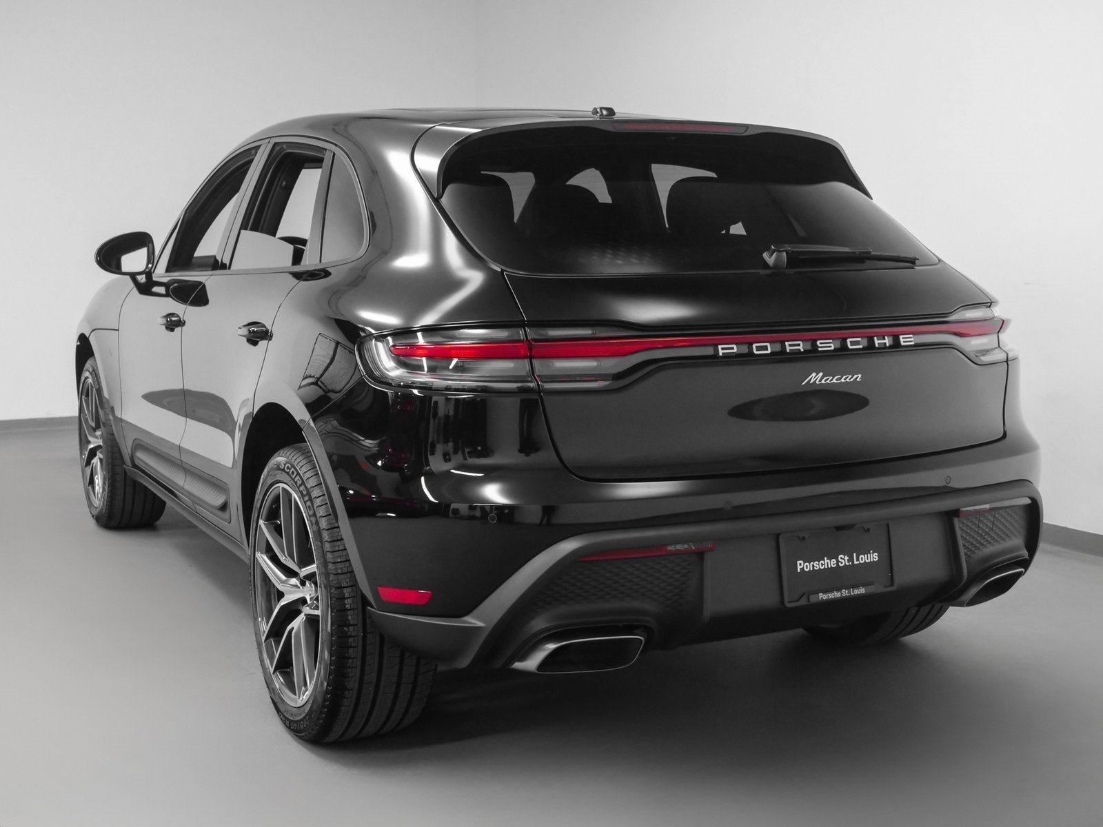 2025 Porsche Macan Base