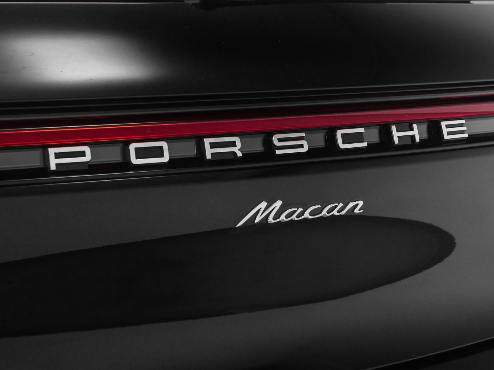 2025 Porsche Macan Base