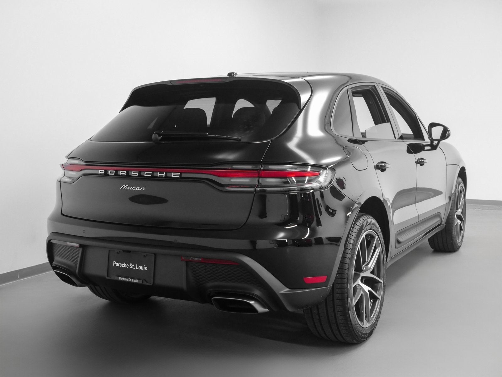 2025 Porsche Macan Base