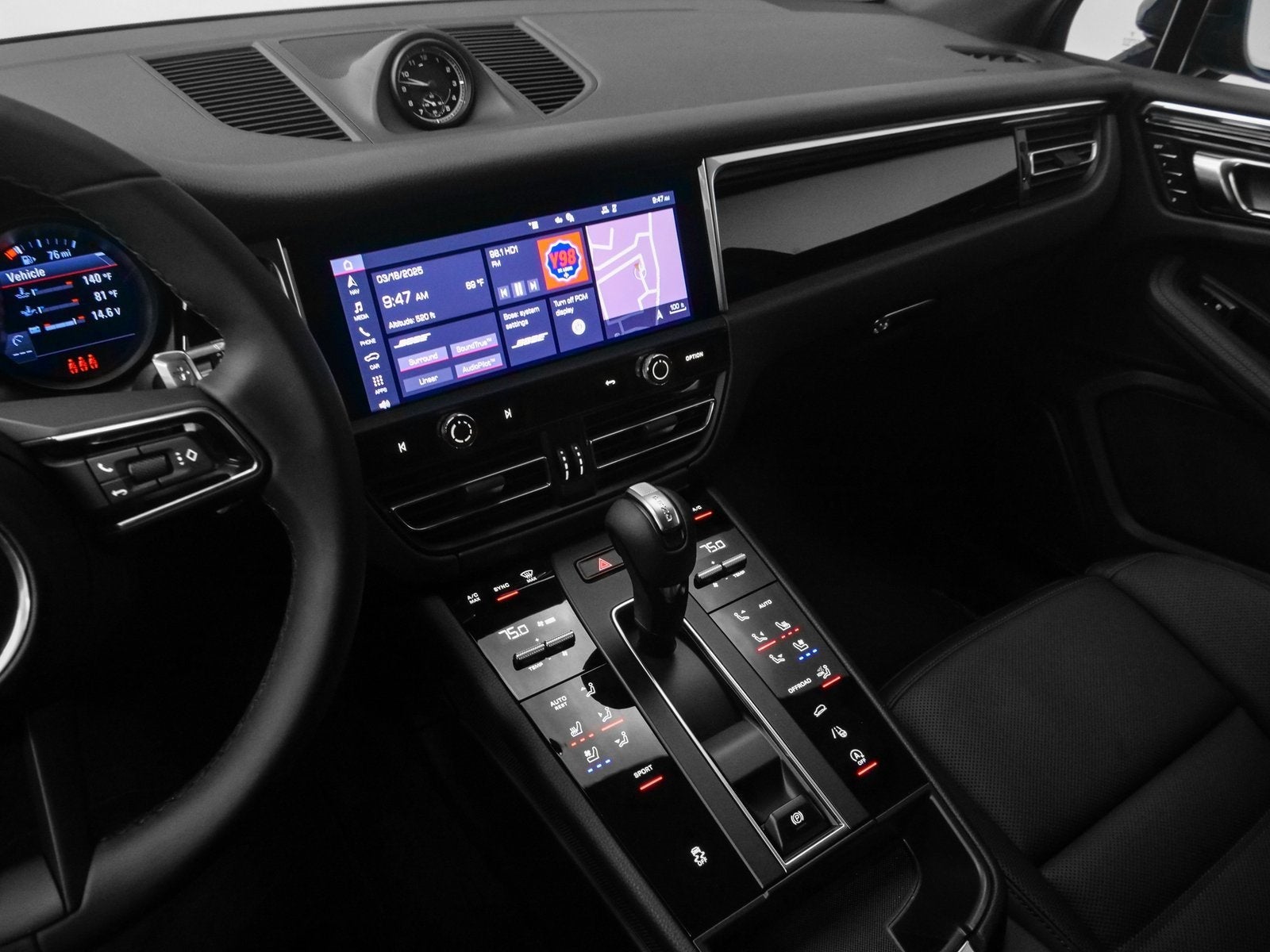 2025 Porsche Macan Base