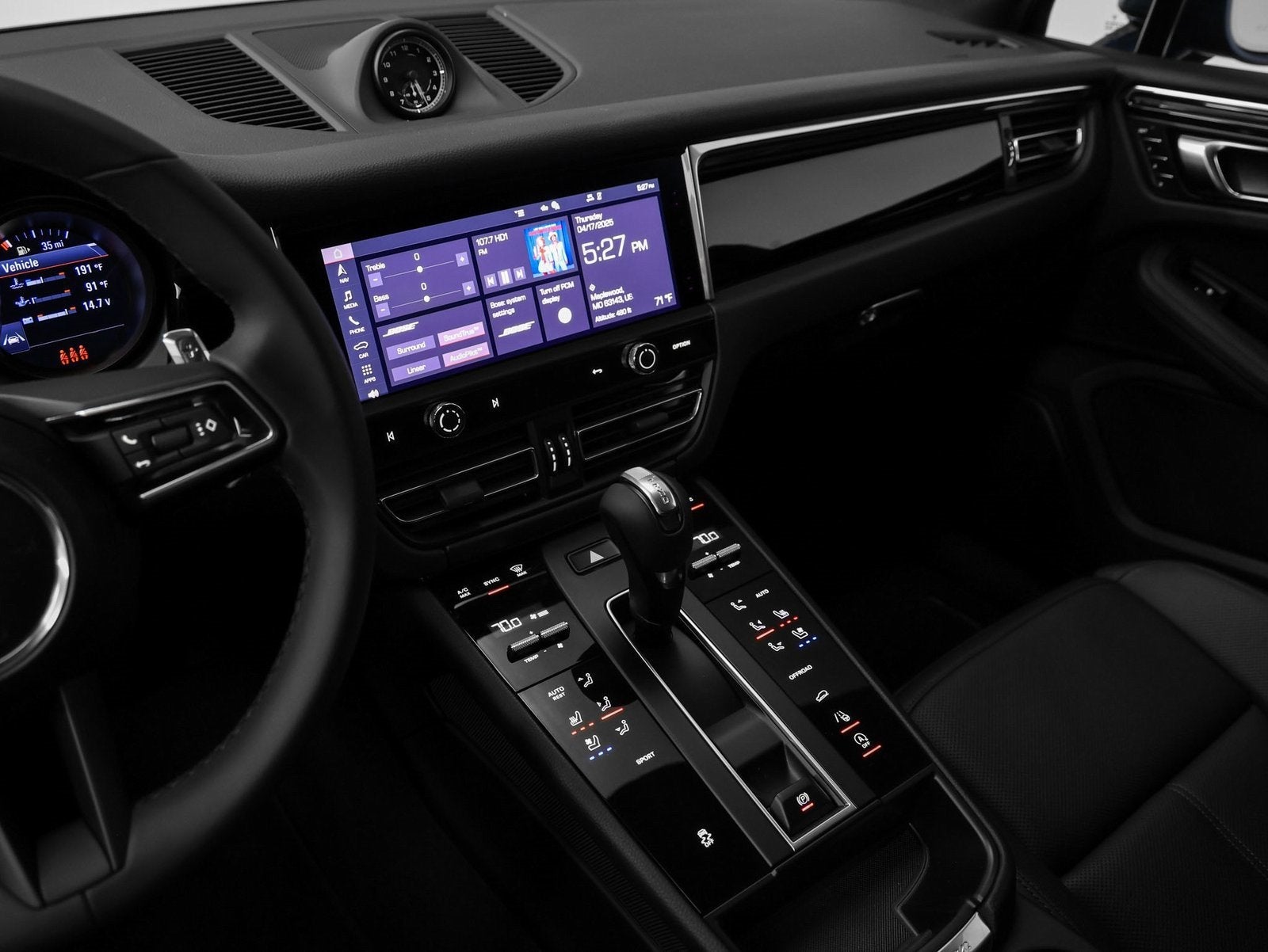 2025 Porsche Macan Base