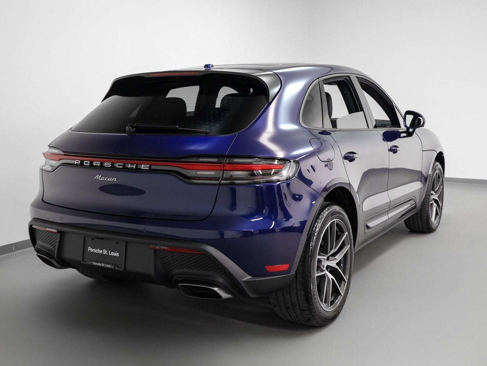 2025 Porsche Macan Base
