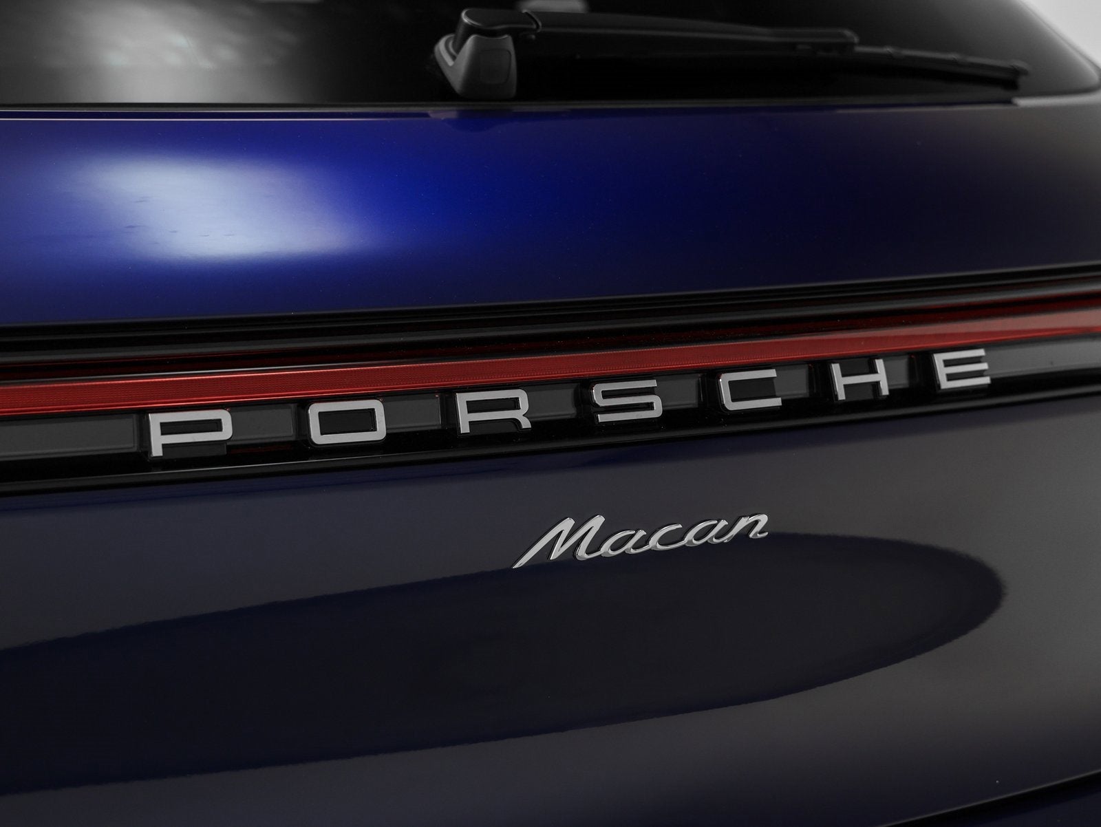 2025 Porsche Macan Base