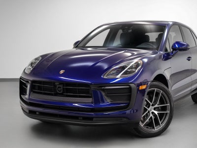 2025 Porsche Macan Base