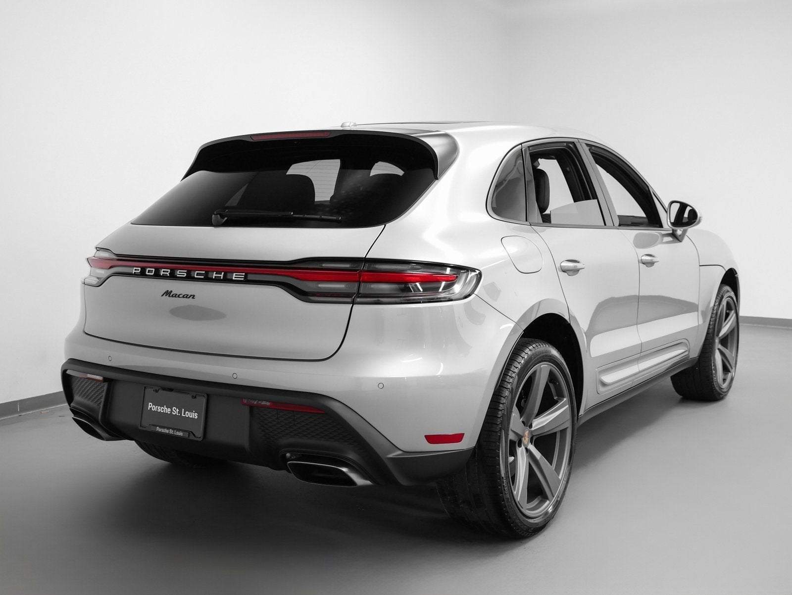 2025 Porsche Macan Base