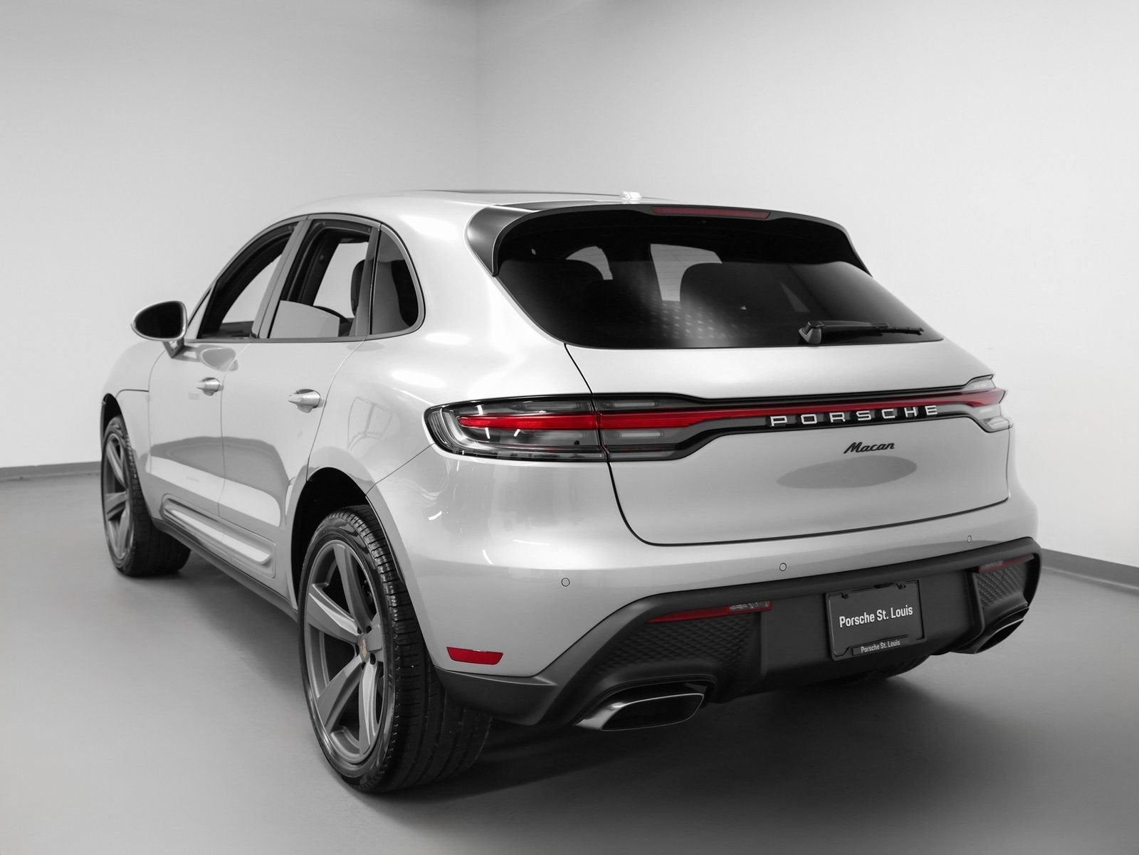 2025 Porsche Macan Base