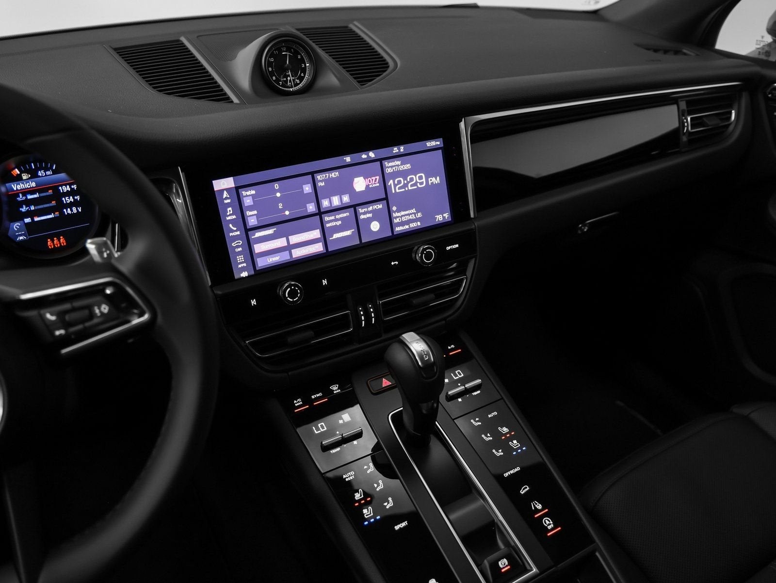 2025 Porsche Macan Base