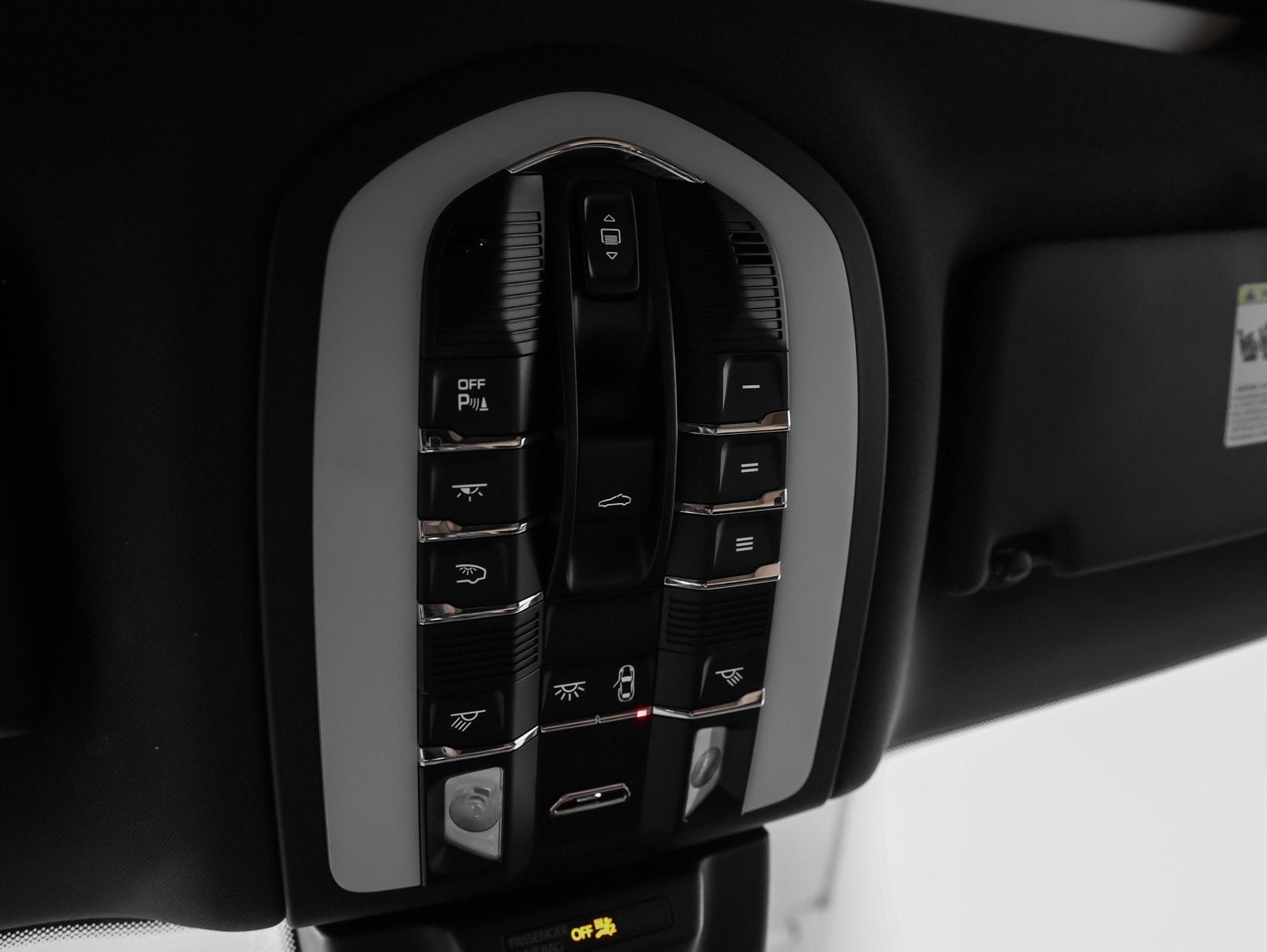 2021 Porsche Macan Base