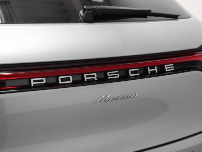 2021 Porsche Macan Base