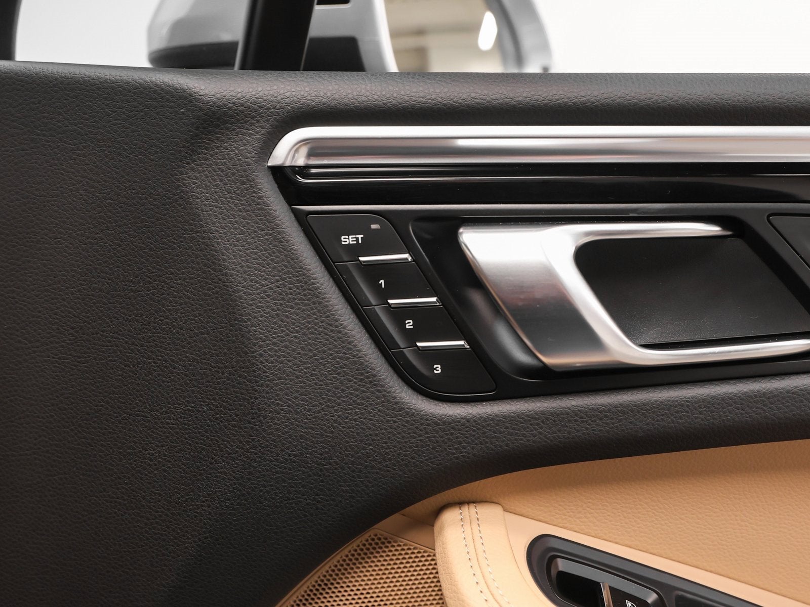 2021 Porsche Macan Base