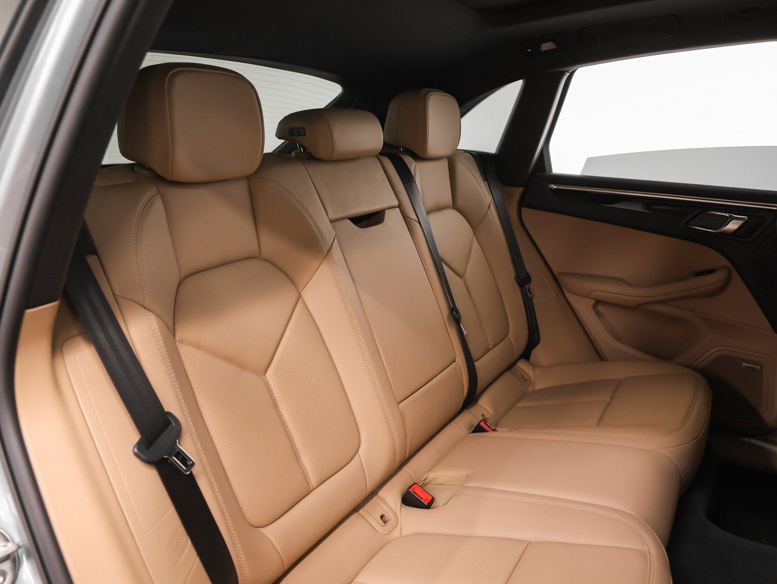 2021 Porsche Macan Base