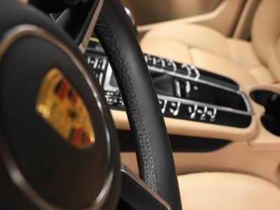 2021 Porsche Macan Base