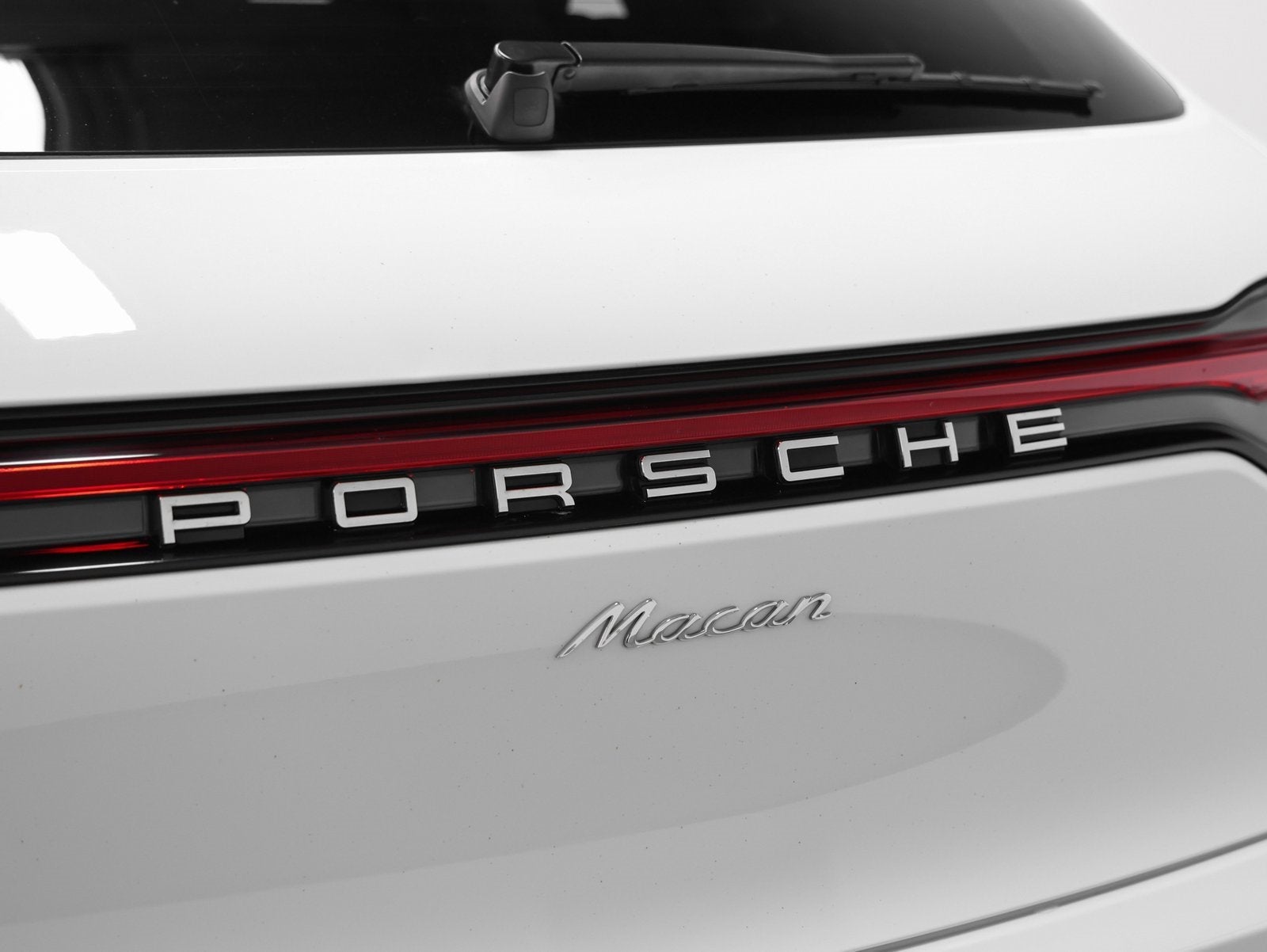 2022 Porsche Macan Base
