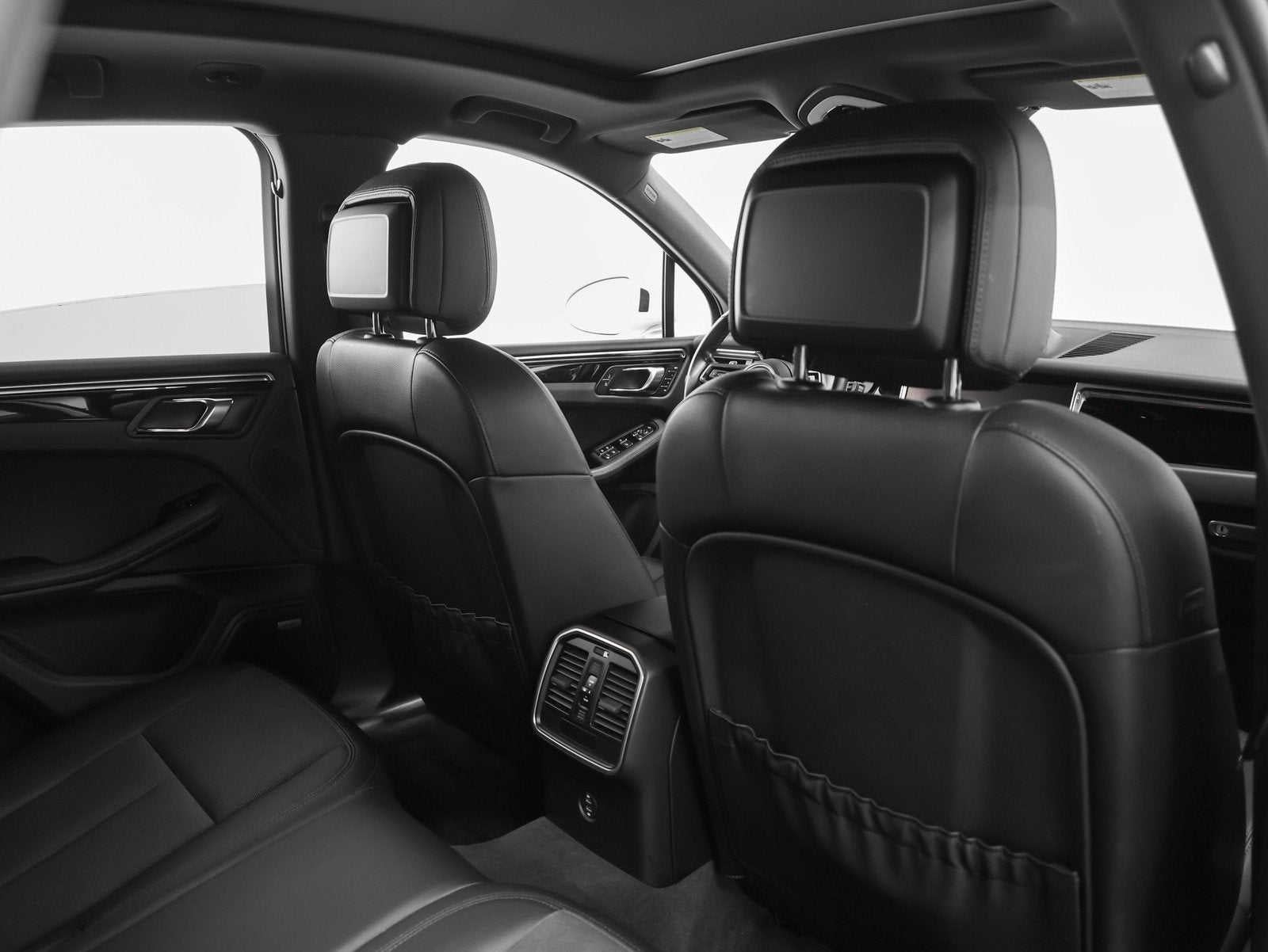 2022 Porsche Macan Base