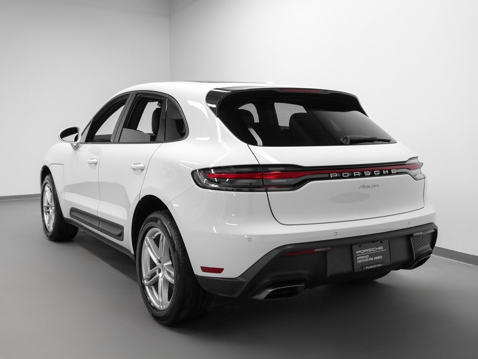 2022 Porsche Macan Base