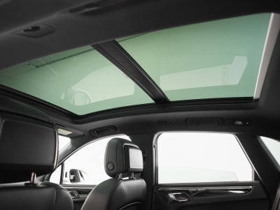 2022 Porsche Macan Base