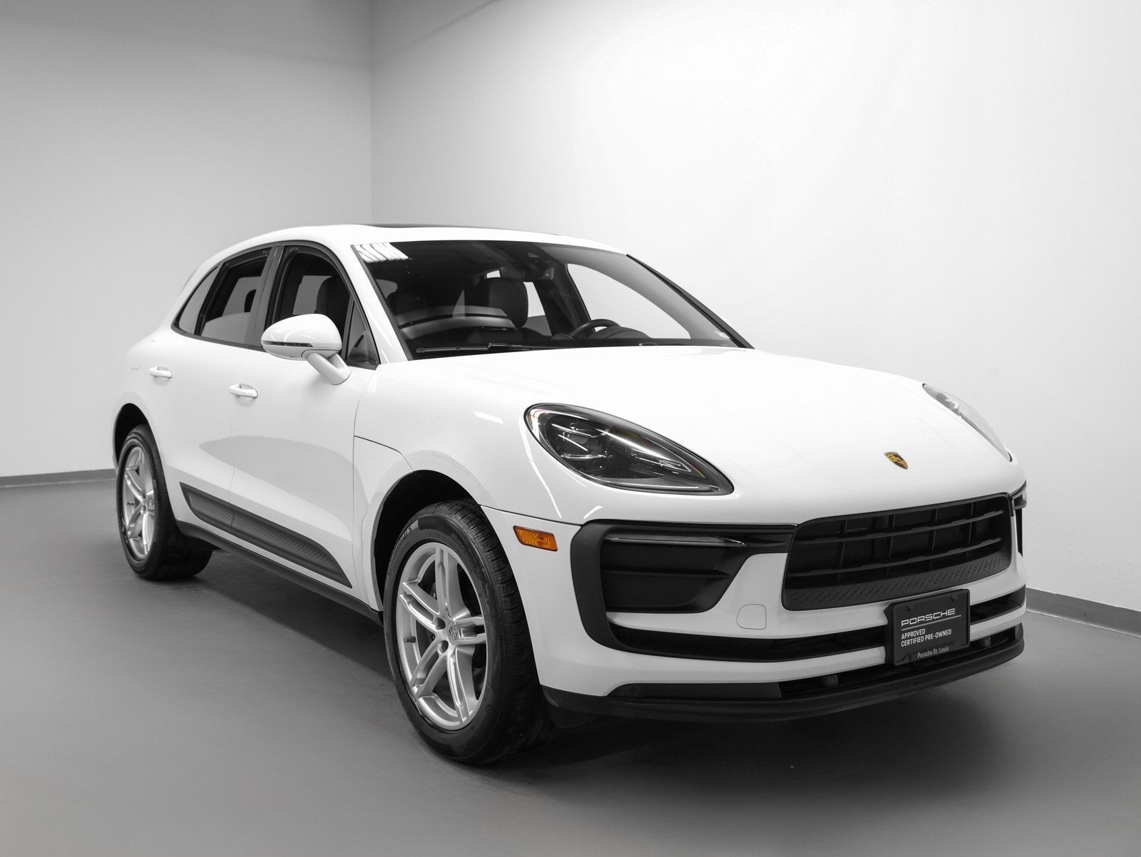 2022 Porsche Macan Base