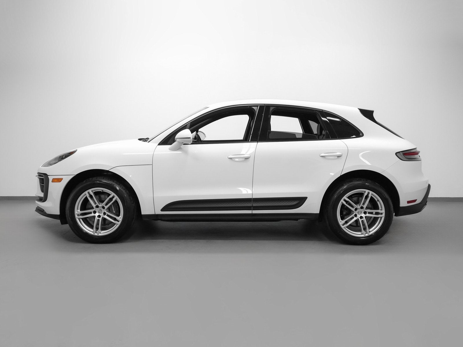 2022 Porsche Macan Base