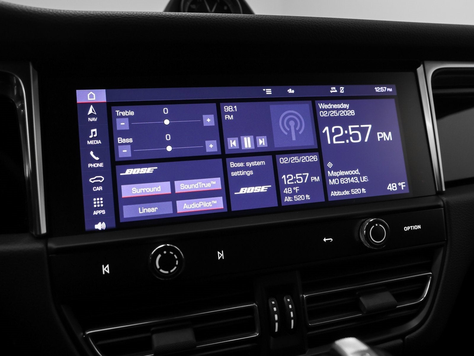 2022 Porsche Macan Base