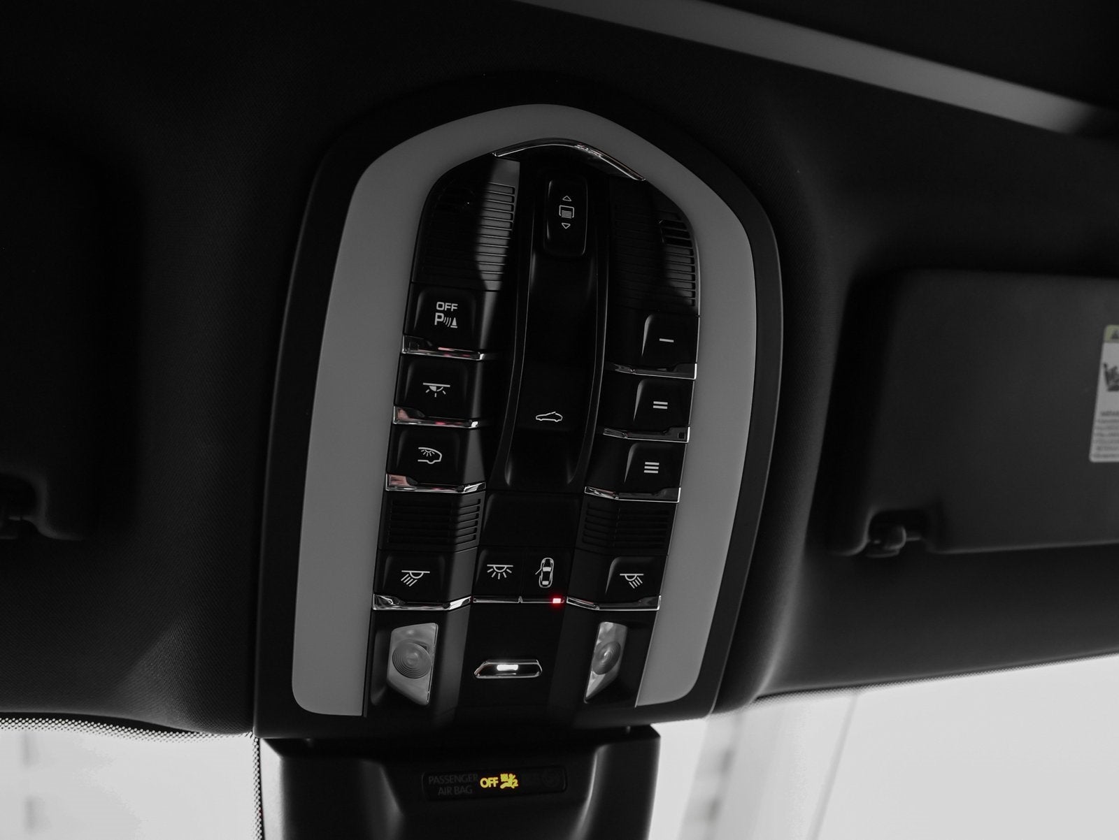 2022 Porsche Macan Base