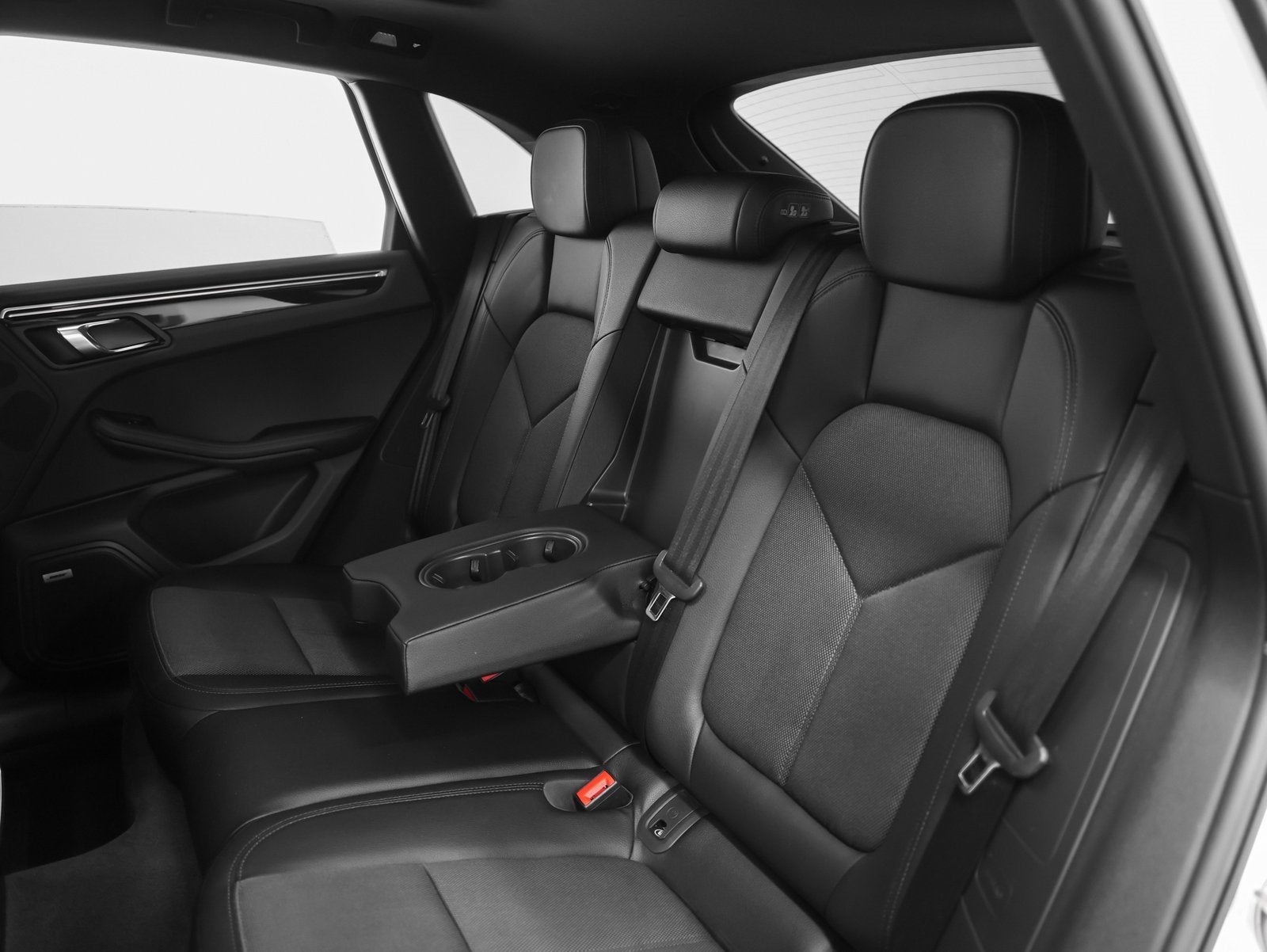 2022 Porsche Macan Base