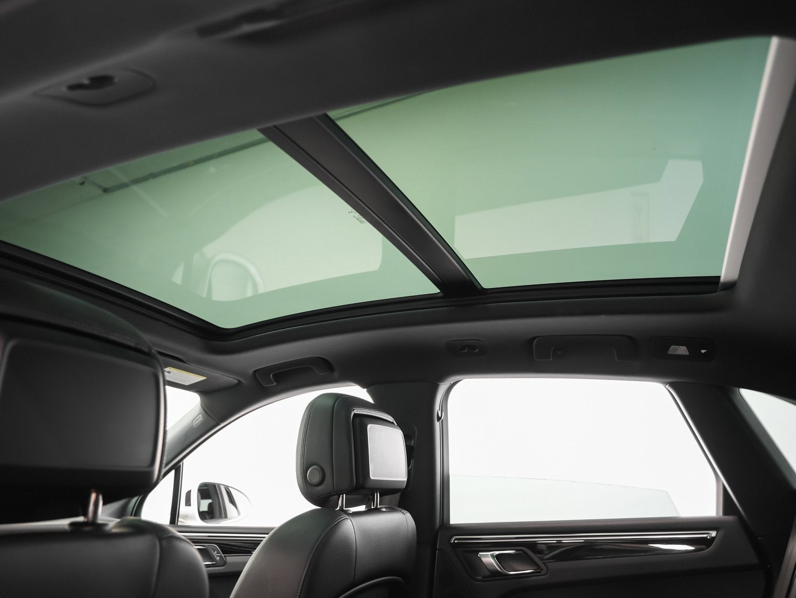 2022 Porsche Macan Base