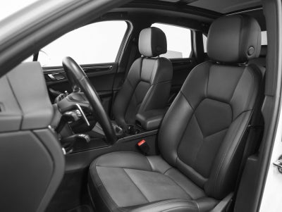 2022 Porsche Macan Base