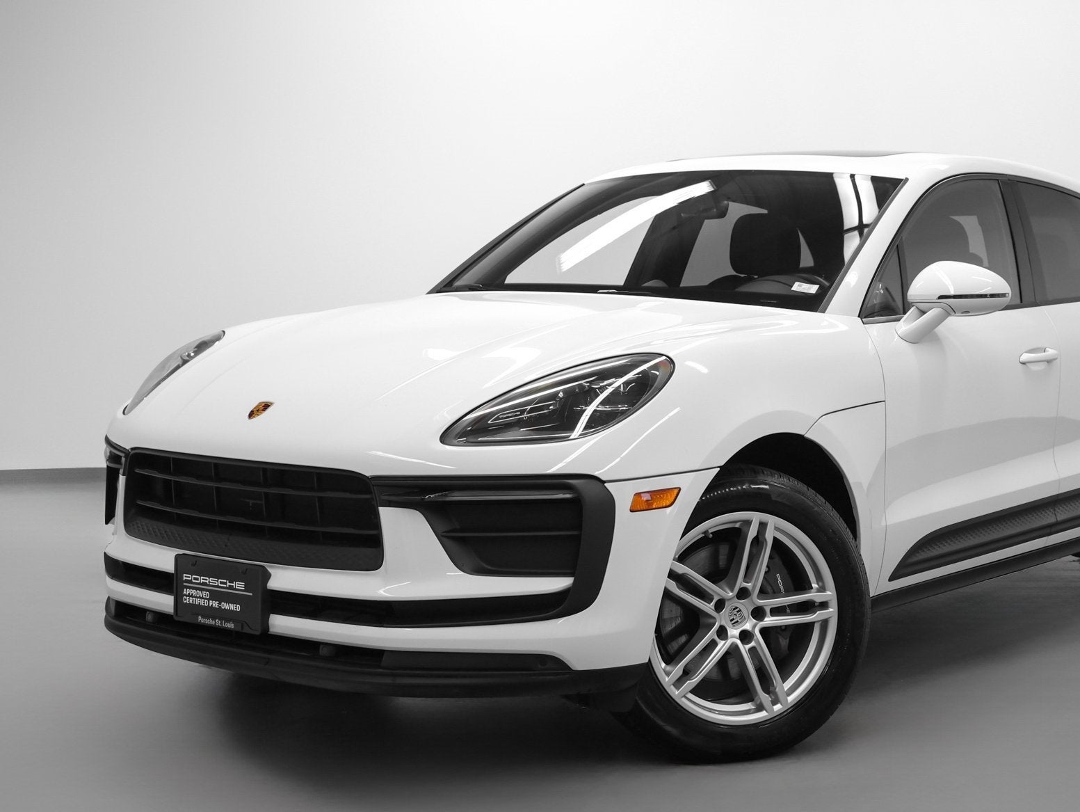 2022 Porsche Macan Base