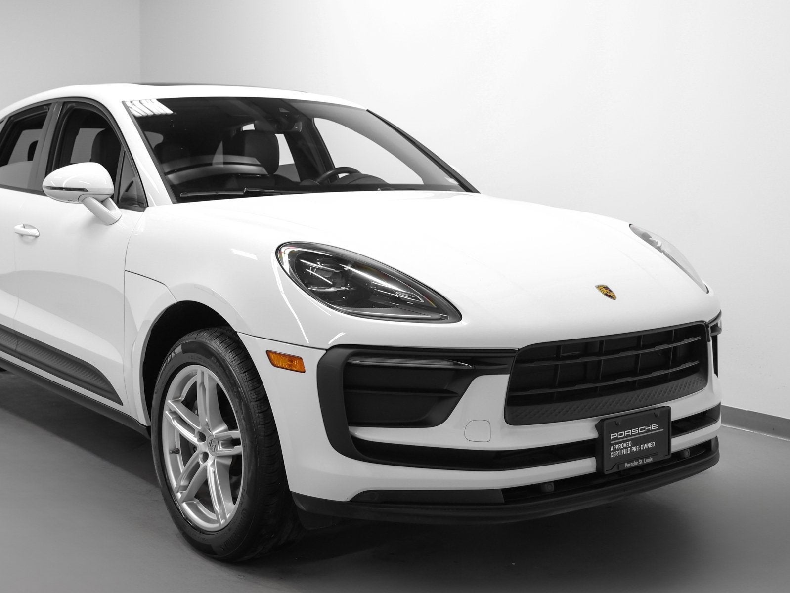 2022 Porsche Macan Base