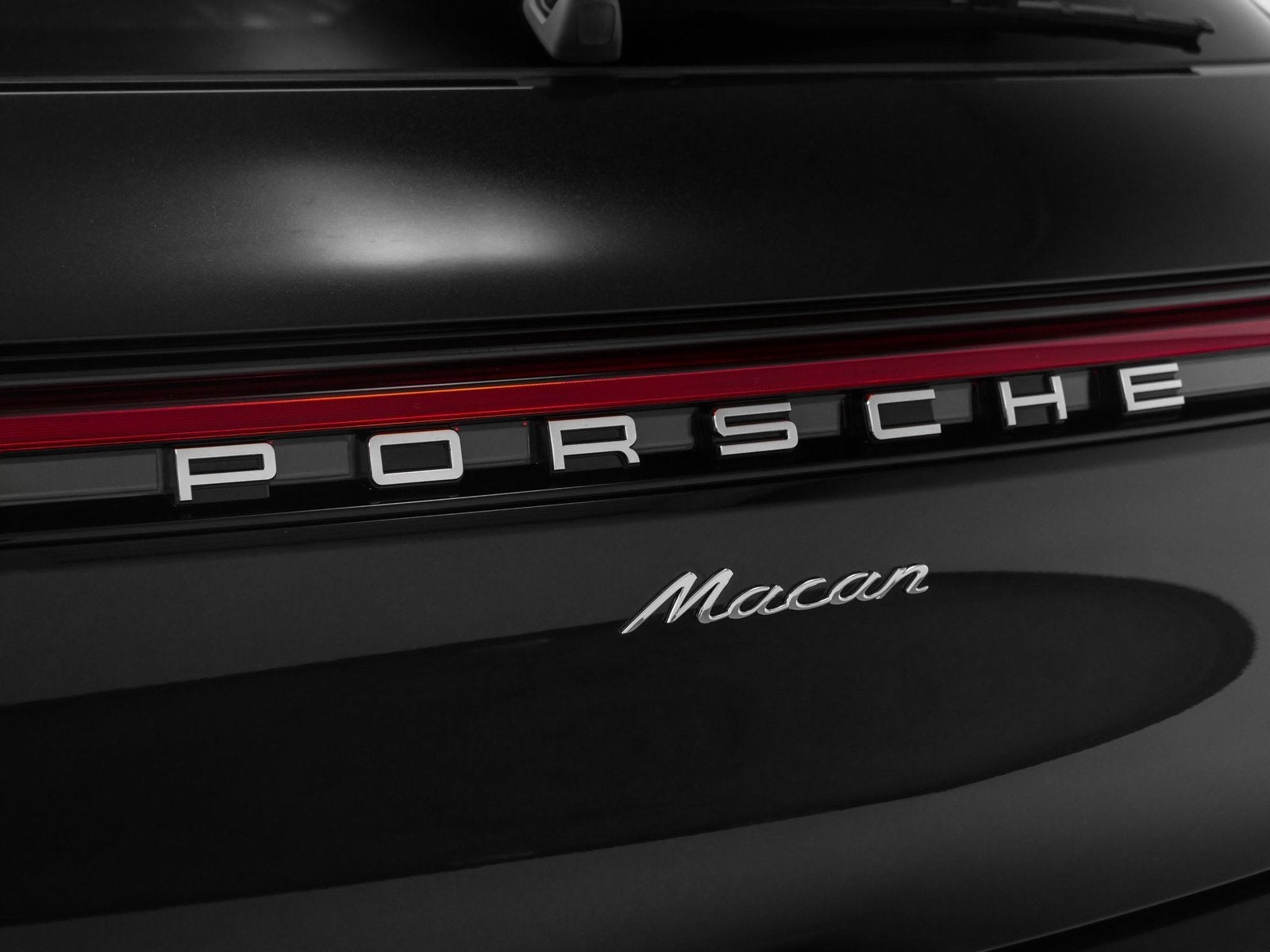 2025 Porsche Macan Base