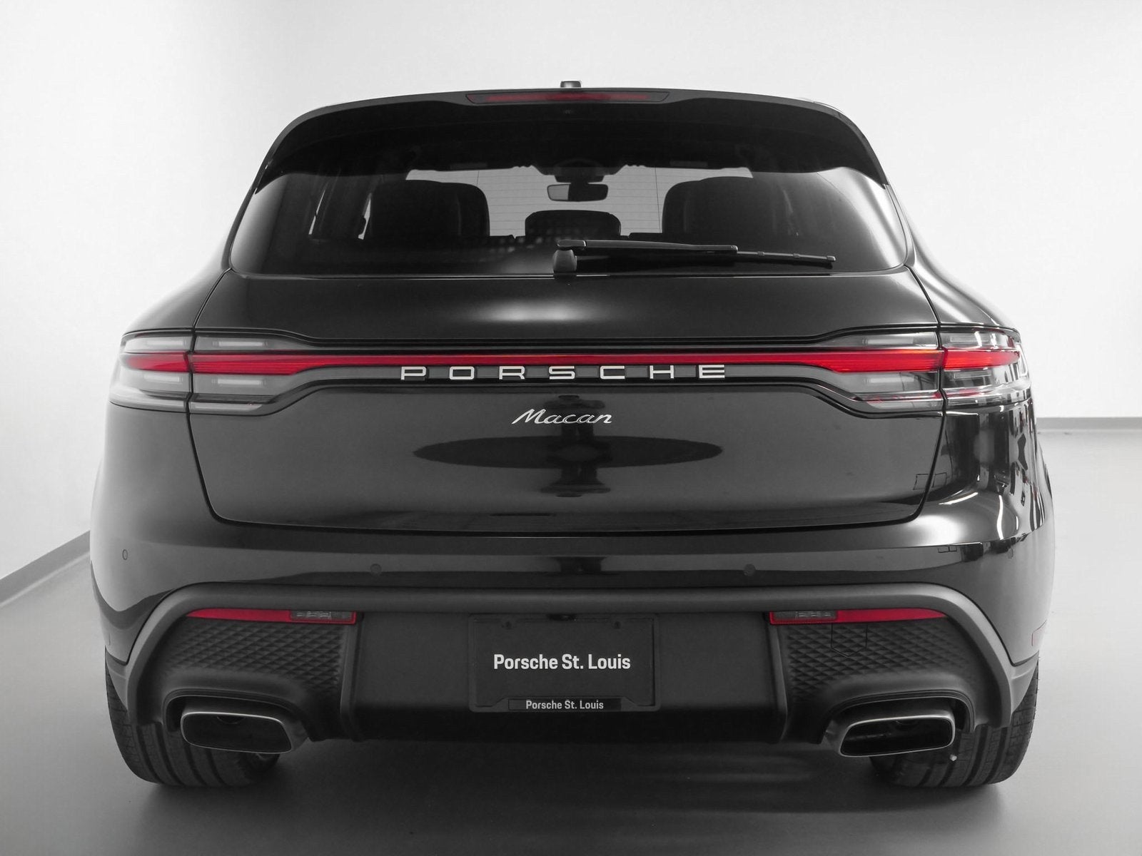 2025 Porsche Macan Base