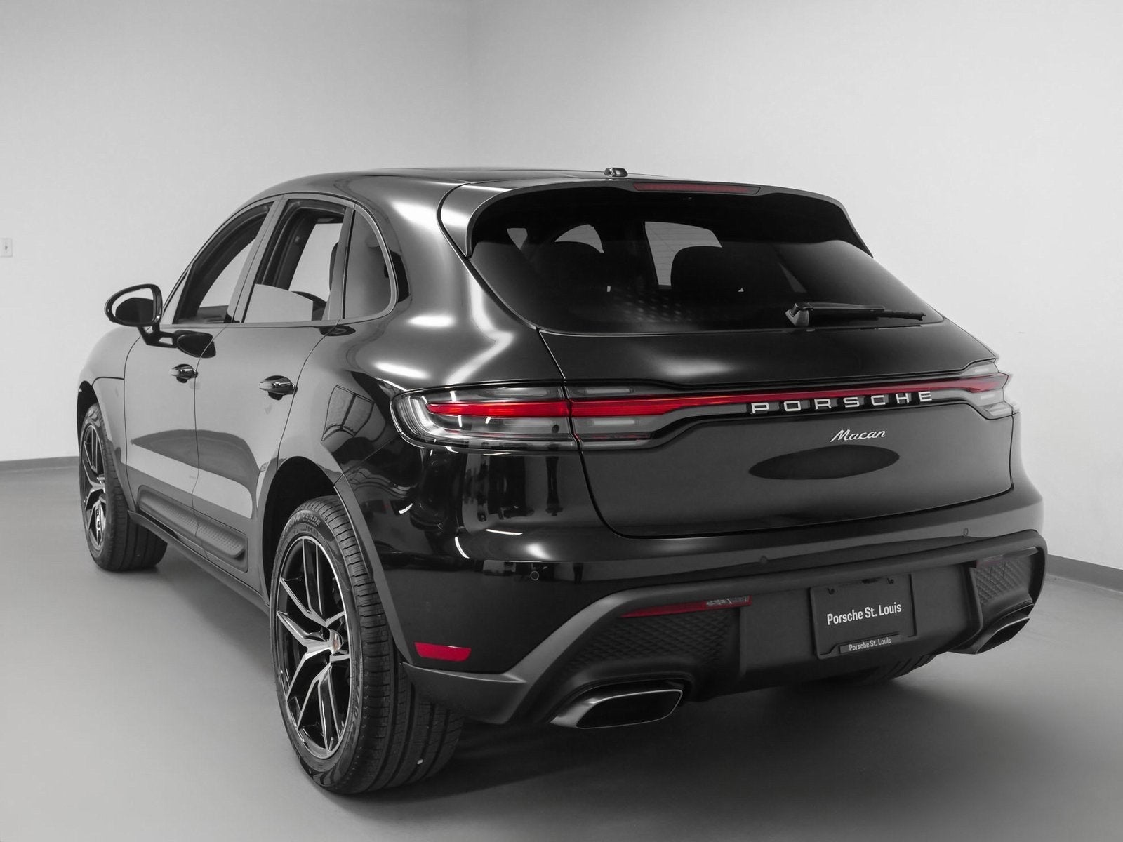 2025 Porsche Macan Base