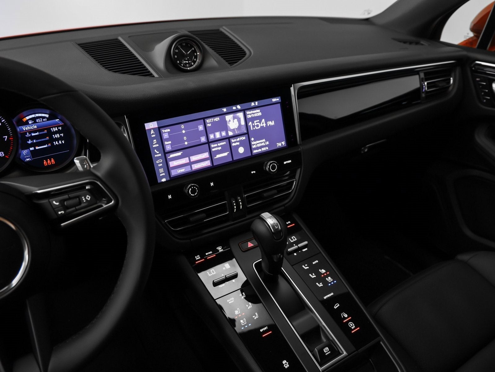 2025 Porsche Macan Base