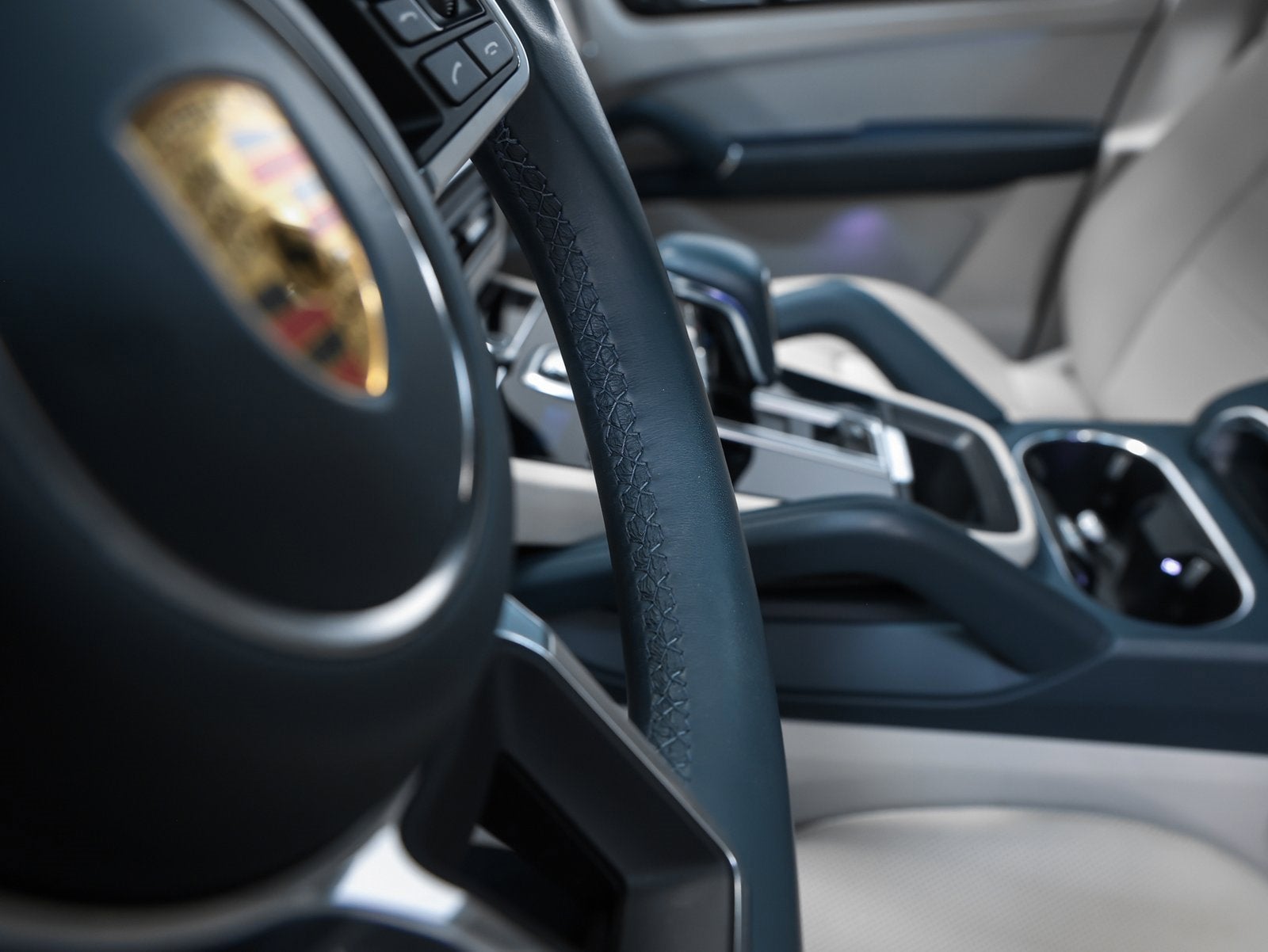 2023 Porsche Cayenne Platinum Edition