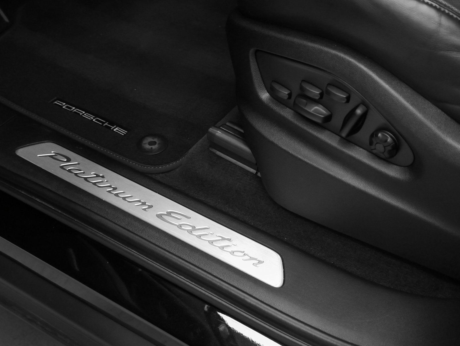 2023 Porsche Cayenne Platinum Edition