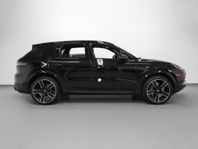 2023 Porsche Cayenne Platinum Edition