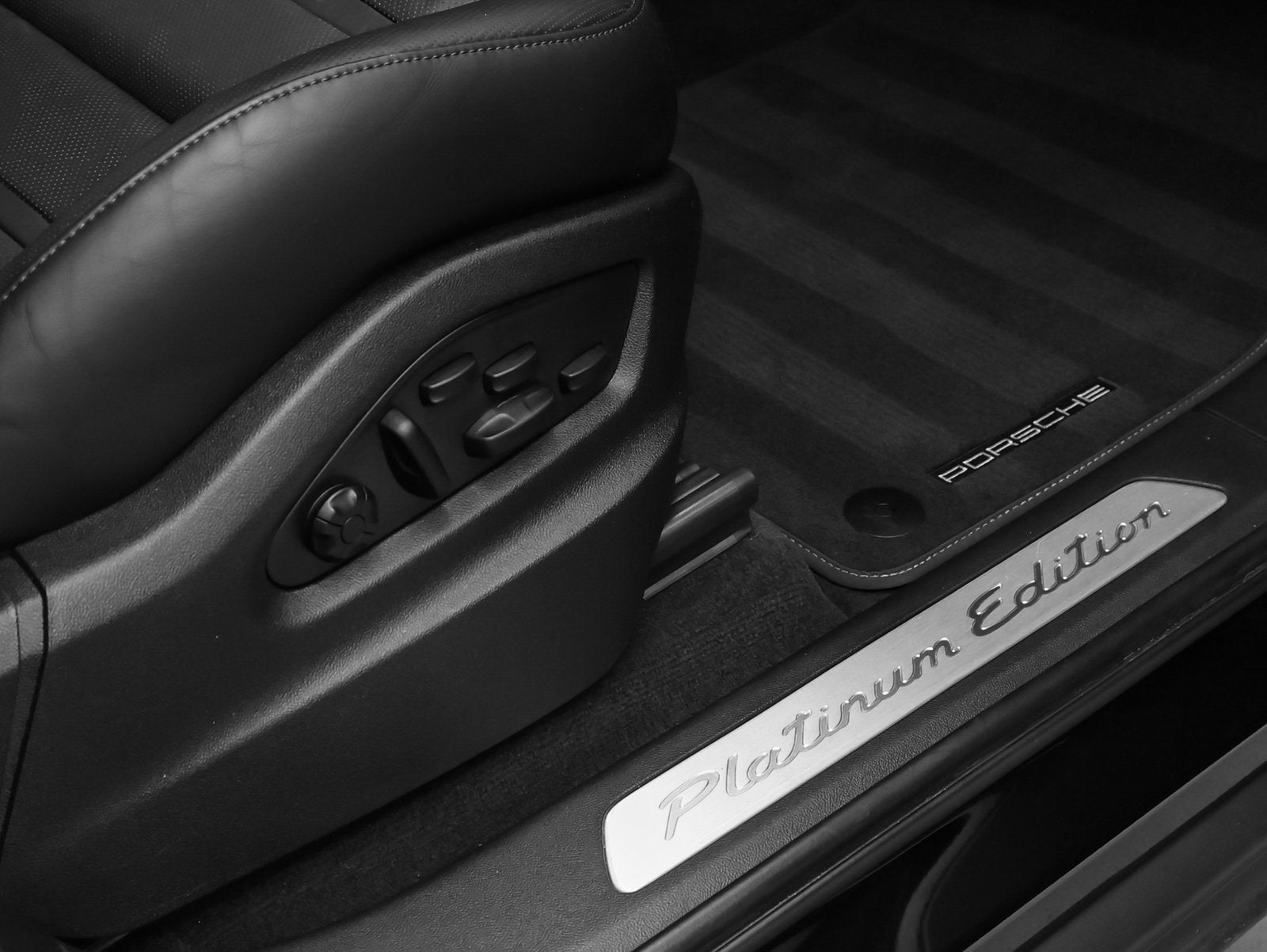 2023 Porsche Cayenne Platinum Edition