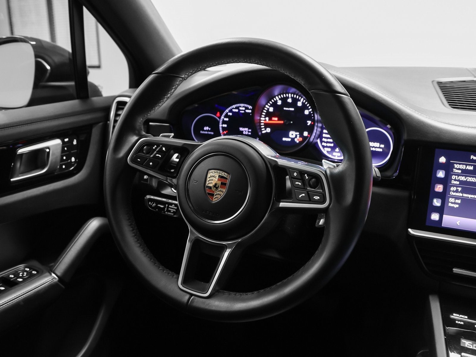 2023 Porsche Cayenne Platinum Edition