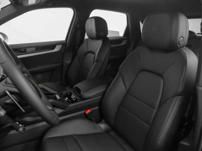 2025 Porsche Cayenne Base