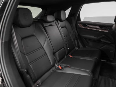2025 Porsche Cayenne Base